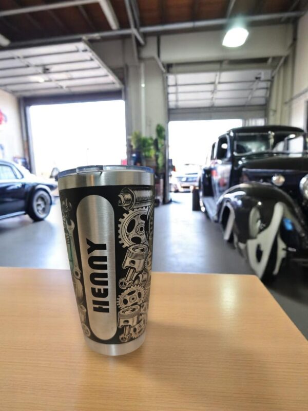 Gepersonaliseerde 20 oz RVS Tumbler – Garage Design